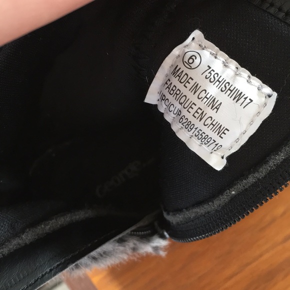 💕 4/$30 Black fall boots - Picture 5 of 5